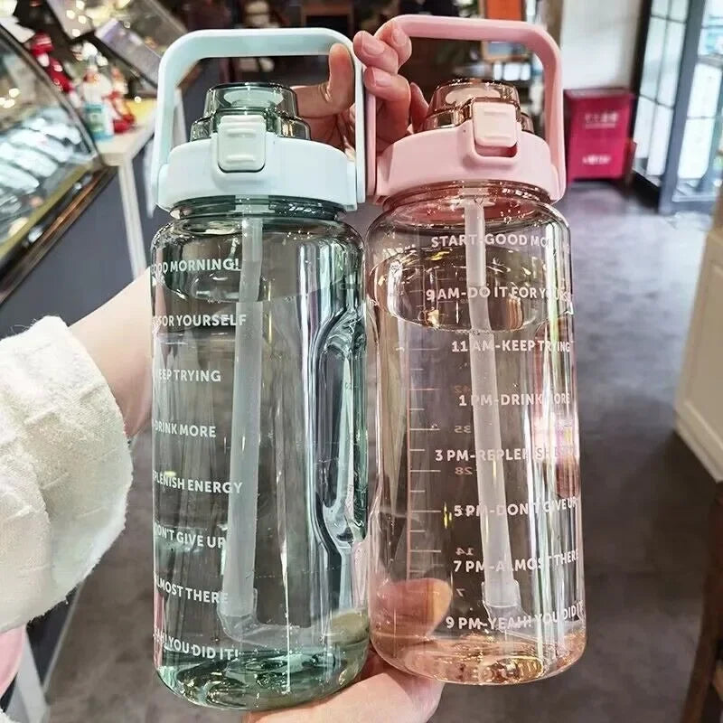 |イベント・ノベルティ用品 |大容量！ ストロー付きクリアーカラーウォーターボトル | 2000ml