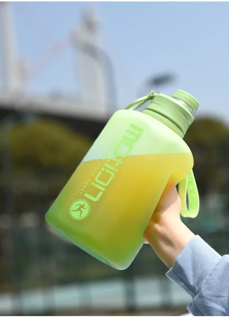 |イベント・ノベルティ用品 | ストロー付き大容量スポーツボトル | 2L