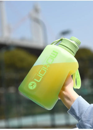 |イベント・ノベルティ用品 | ストロー付き大容量スポーツボトル | 2L