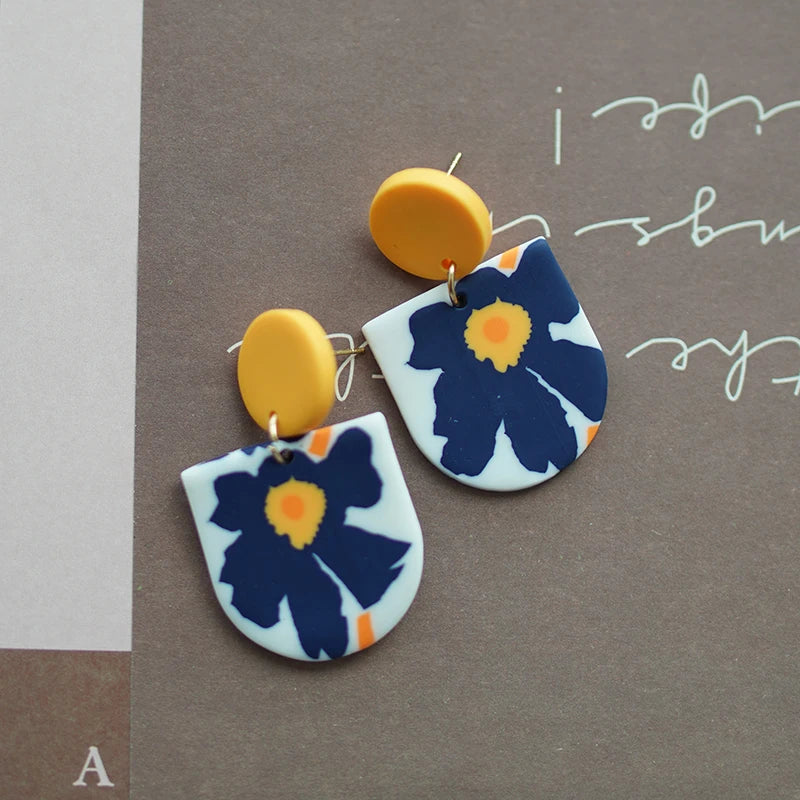 アールデコ風花柄ポリマークレイイヤリングセット