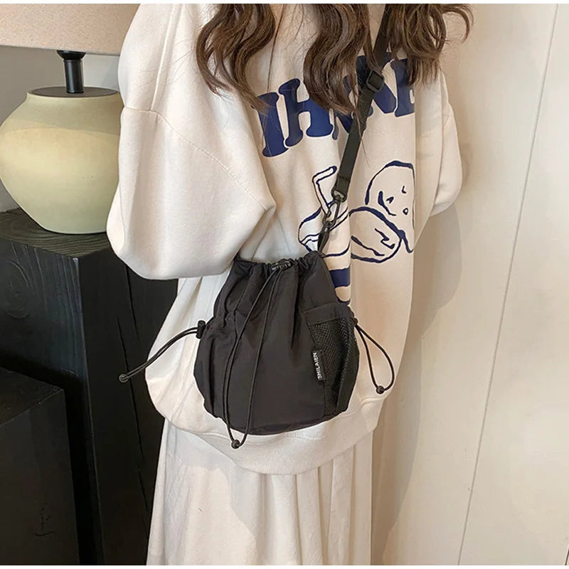 |イベント・ノベルティ用品 | 防水ナイロン大容量バケットバッグ| W16×H19×D16㎝