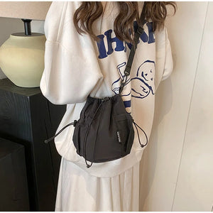 |イベント・ノベルティ用品 | 防水ナイロン大容量バケットバッグ| W16×H19×D16㎝