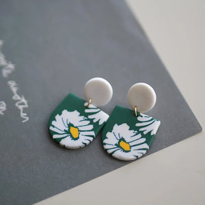 アールデコ風花柄ポリマークレイイヤリングセット