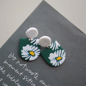 アールデコ風花柄ポリマークレイイヤリングセット