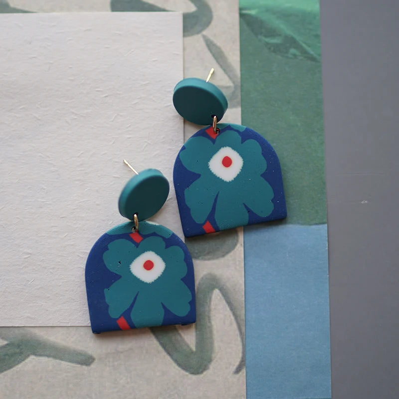 アールデコ風花柄ポリマークレイイヤリングセット