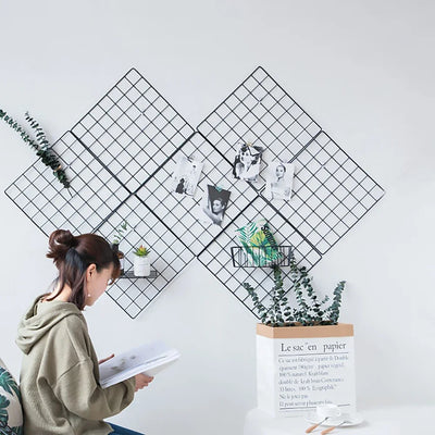 モダンなアイアンメッシュ 壁掛けディスプレイ｜誉PRINTING