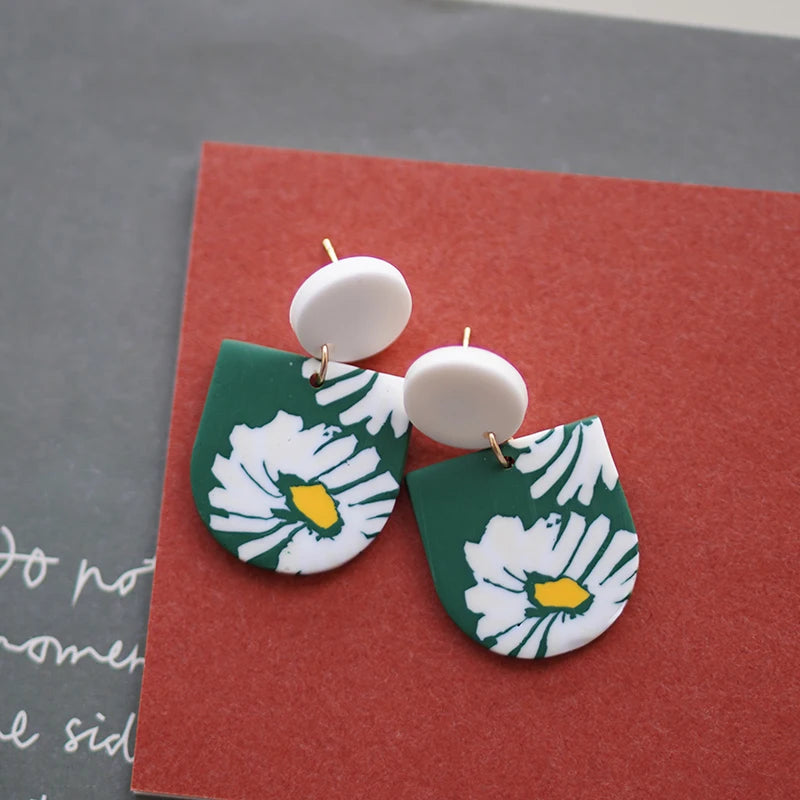 アールデコ風花柄ポリマークレイイヤリングセット