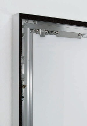屋外用LED内照パネル FE925 扉内部のクリップ金具構造｜誉PRINTING
