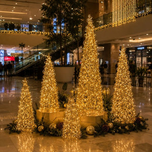 **LEDクリスマスコーンツリー 60cm・80cm・100cm・120cm・150cm ゴールドイルミネーション 商業施設のクリスマス設置イメージ｜誉PRINTING**
