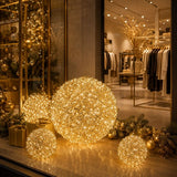 球体型LEDライトオブジェ ゴールド装飾 店舗入口のクリスマス設置イメージ｜誉PRINTING