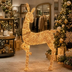 大型LEDトナカイオブジェ 230cm ゴールド装飾 店舗内のクリスマス設置イメージ｜誉PRINTING