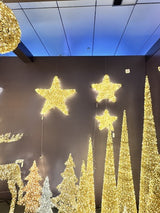ゴールドLEDクリスマスライトオブジェ 星型・コーン型 展示会場の点灯イメージ｜誉PRINTING