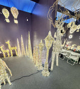 LEDコーン型・ツリー型クリスマスライトオブジェ 展示会場の点灯イメージ｜誉PRINTING