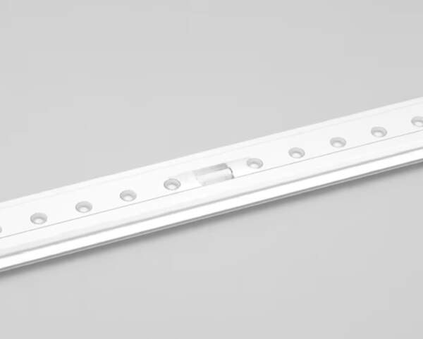 セゴライトボックス用LED延長コネクターでLEDバーを連結した状態｜誉PRINTING